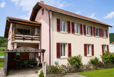 Maison de deux logements avec annexe polyvalente