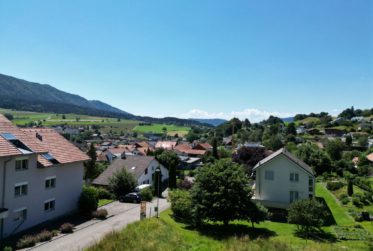 Loué - Appartement neuf de 3 pièces avec balcon orienté plein sud