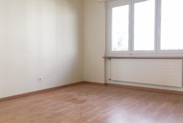 Appartement de 4 pièces au 3ème étage à louer à Peseux