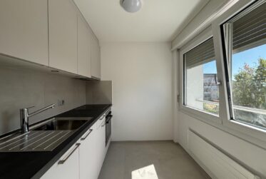 Studio rénové au 2ème étage à louer à Peseux