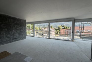 Neue 5.5-Zimmer-Attikawohnung mit 40 m² Terrasse