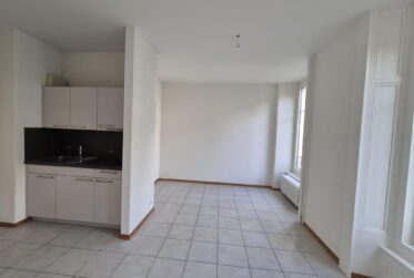 Studio au 1er étage à louer à Neuchâtel