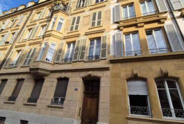 Studio au 1er étage à louer à Neuchâtel