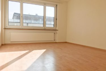 Appartement de 4 pièces au 3ème étage à louer à Peseux
