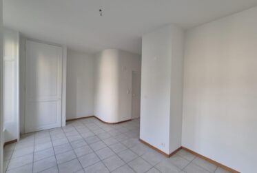Studio au 1er étage à louer à Neuchâtel