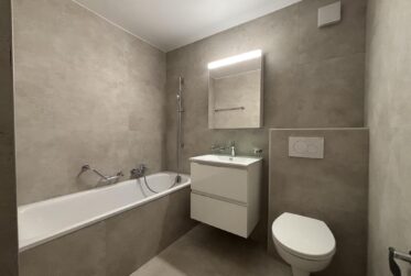 Studio rénové au 2ème étage à louer à Peseux