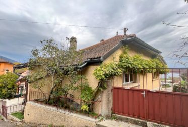Maison avec vue panoramique sur le lac et les Alpes