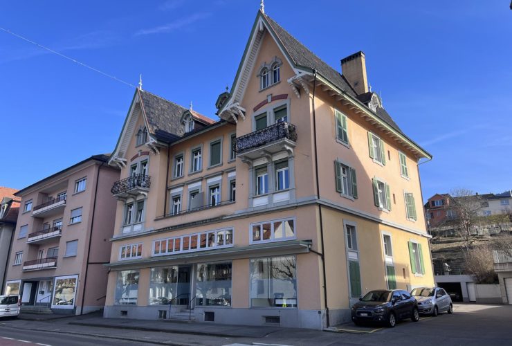 Appartement de 4.5 pièces entièrement rénové avec garage