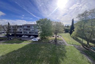 Spacieux appartement de 5.5 pièces au dernier étage avec joli dégagement