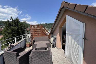 Charmante Attika-Wohnung mit Dachterrasse