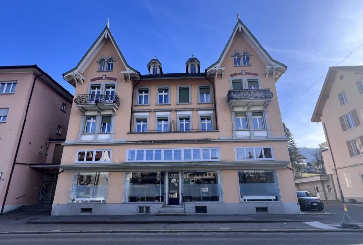 Appartement de 4.5 pièces entièrement rénové avec garage