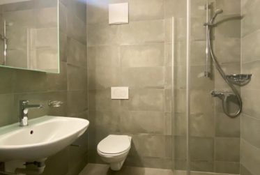Appartement de 2.5 pièces avec balcon couvert sans vis-à-vis - Collège 6a