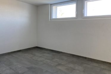 Appartement de 2.5 pièces avec balcon couvert sans vis-à-vis - Collège 6a