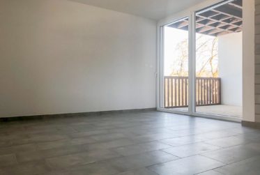 Appartement de 2.5 pièces avec balcon couvert sans vis-à-vis - Collège 6a