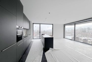 Appartement à louer de 3.5 pièces dans un immeuble construit récemment
