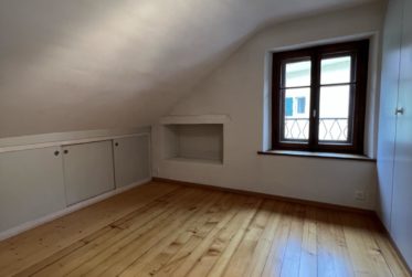 À LOUER – Appartement atypique de 3 pièces en duplex à Saint-Aubin