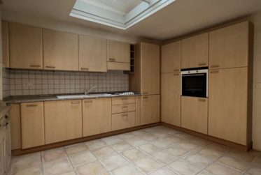 À LOUER – Appartement atypique de 3 pièces en duplex à Saint-Aubin