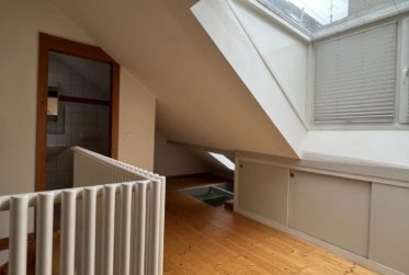 À LOUER – Appartement atypique de 3 pièces en duplex à Saint-Aubin