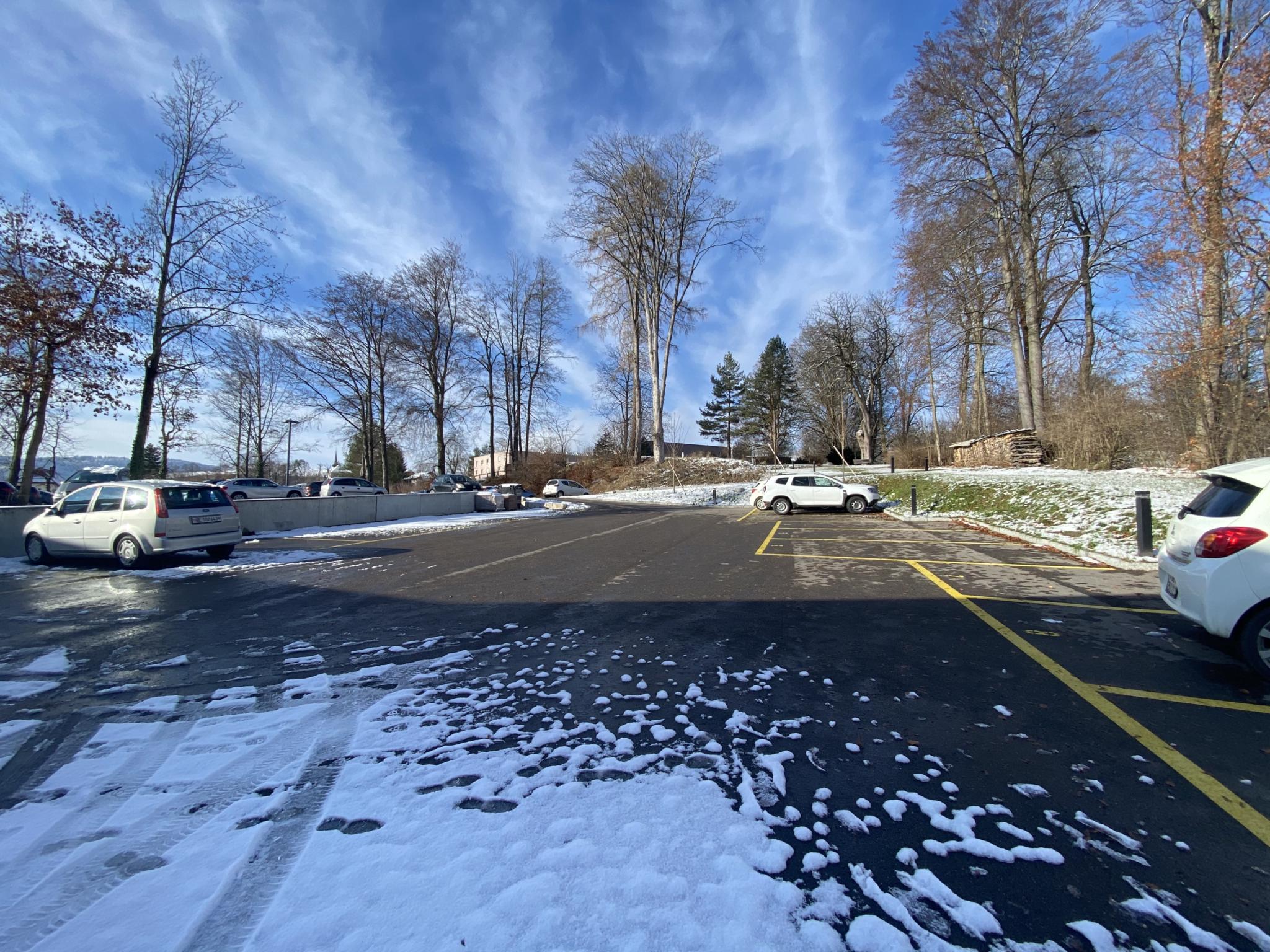 Places de parc extérieures à louer