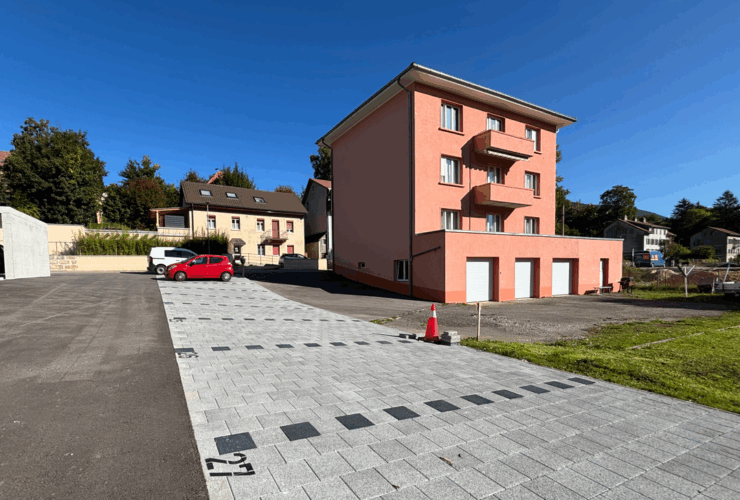 Places de parc extérieures à louer