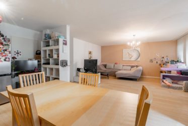 Spacieux 4.5 pièces rénové avec balcon au centre-ville