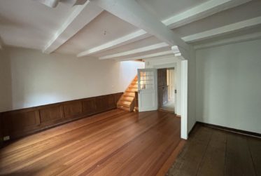 À LOUER – Appartement atypique de 2.5 pièces en duplex à Saint-Aubin