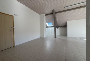Grand appartement 4 pièces de 115 m² avec balcon – La Sagne