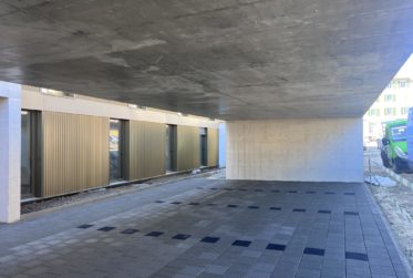 Appartement à louer de 4.5 pièces dans un immeuble construit récemment