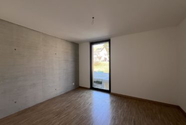 Appartement à louer de 4.5 pièces dans un immeuble construit récemment