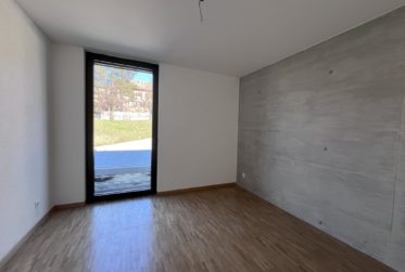 Appartement à louer de 4.5 pièces dans un immeuble construit récemment